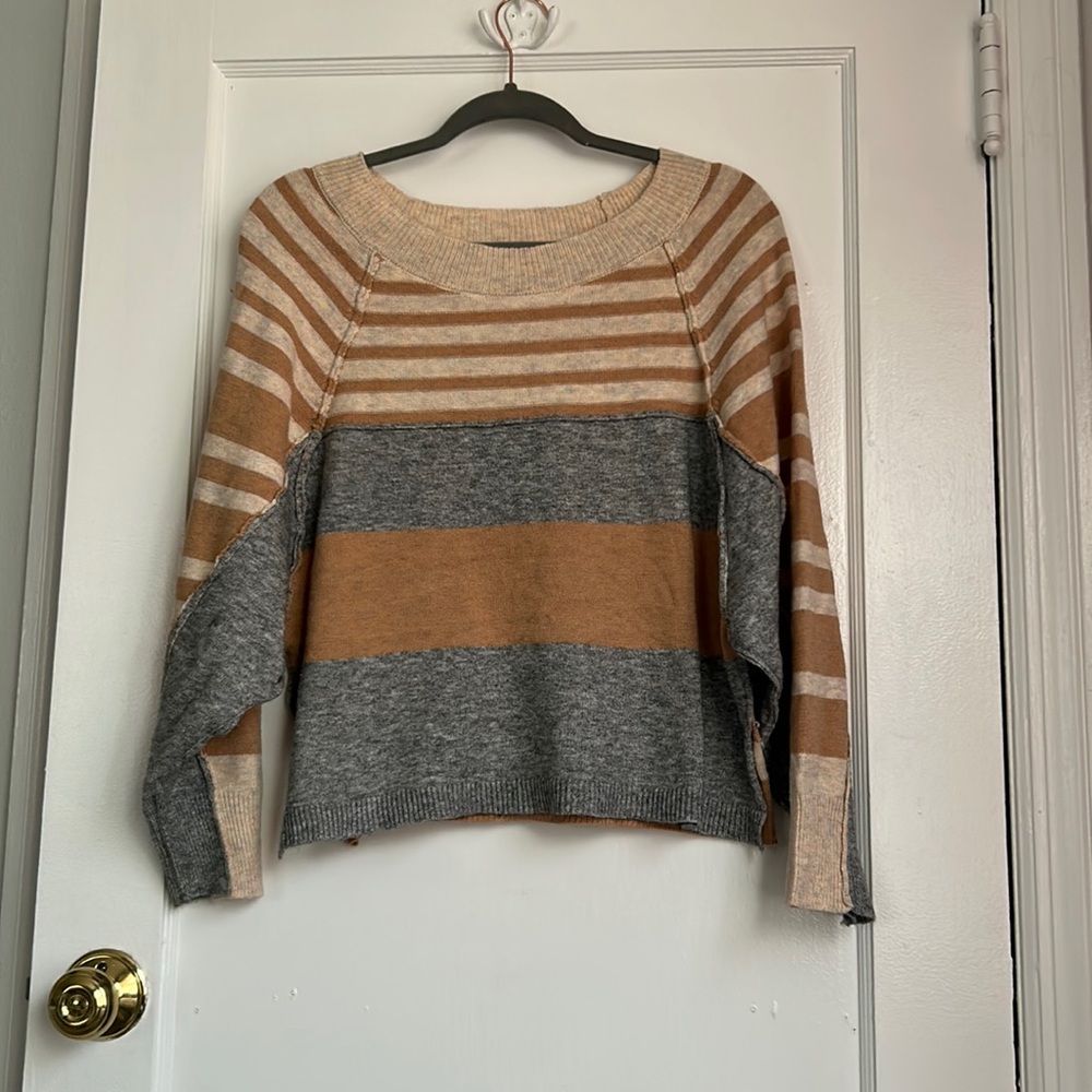Cute basic stripped sweater